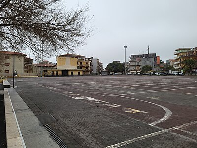 La piazza Pertini, conosciuta comunemente come piazza mercato.