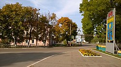 Sukhinichi crossroads with coat of arms