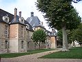 Une des quatre portes de la cour carrée.