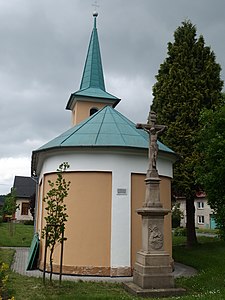 Kapelle und Kreuz