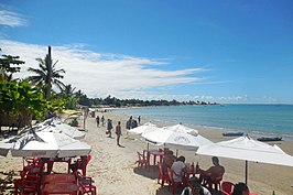 Het strand praia da Coroa Vermelha in de gemeente Santa Cruz Cabrália