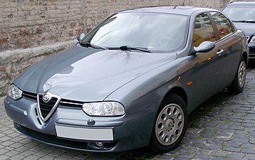 Alfa Romeo 156, common rail püskürtmeli turbo dizel motor seçeneğine sahip ilk otomobildir.