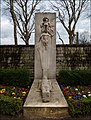 Cenotafio di Baudelaire, scolpito da José de Charmoy, Cimitero di Montparnasse, Parigi.