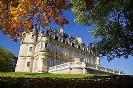 Le Château (façade ouest)...