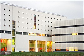 La façade arrière du Conservatoire national des arts et métiers de La Plaine.