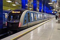 Sechsteiliger Triebzug der Baureihe C2 der U-Bahn München