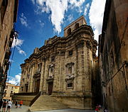 Fachada da catedral.