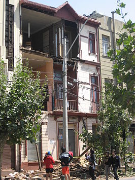 Schade aan huizen in de Chileense kustplaats Valparaíso.