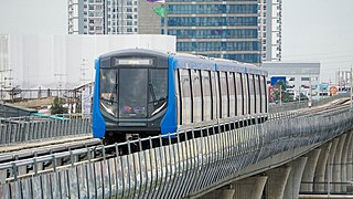 KRL generasi kedua (EMU-BLE) di Jalur Biru