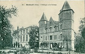 L'ancienne abbaye Notre-Dame, au début du XXe siècle, avec l'ancien logis abbatial et le château dit « des moines ».