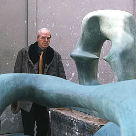 Henry Moore in 1975, gefotografeerd door Allan Warren