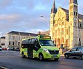 Le 401 devant la basilique Saint-Rémi