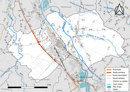 Carte en couleur présentant le réseau hydrographique de la commune