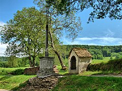 Oratoire et croix, route d'Amancey.