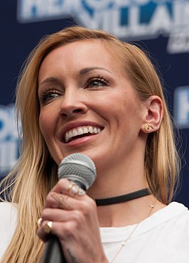 Katie Cassidy (2017)