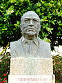 Monumento a Plinio Mendoza Neira.