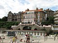 La villa de la Reine Hortense, qui fait face à la plage de l'Écluse.