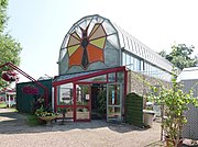 Le bâtiment principal du jardin des papillons exotiques.