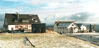 Jugendherberge (links) und Gasthof Stöhr