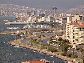 Izmir, den største by i den Ægiske region.