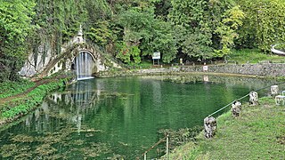 Le bassin de retournement devant l'entrée amont du tunnel.