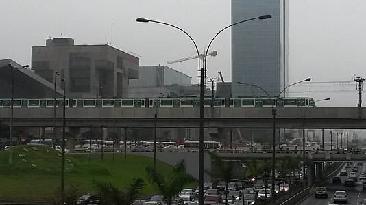 Tren partiendo de la estación La Cultura.