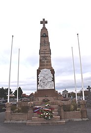 Le monument aux morts.