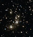 Aglomerado de galáxias Abell 2744 (Hubble).[14]