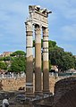 Forum de César vu depuis le nord ; les colonnes appartiennent au temple de Vénus Genitrix.