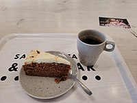 Kaffe och kaka eller sallad och öl? Möjligheterna är oändliga!