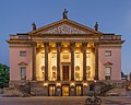 Staatsoper Unter den Linden in der Platzmitte