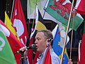 O líder Siôn Jobbins, durante uma das marchas de 2019.