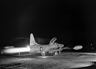 En F-94B genomför motorprov. Korea, 1953.