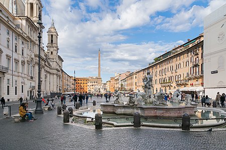 Piazza Navona med Fontana del Moro. I bakgrunden Fontana dei Quattro Fiumi.