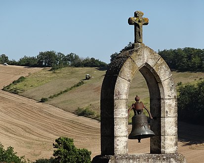 Cloche d'une chapelle de Castelnau-Barbarens.