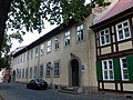 Das ehemalige Pfarrhaus am Liebfrauenkirchhof in Wernigerode war im September und Oktober 2015 Drehort für den Film.[15]