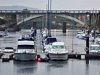 Puente da Barca y puerto deportivo