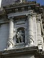 Statue de Catinat sur la façade de l'Hôtel de ville de Paris.