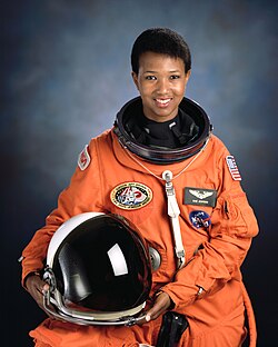 Portrait de Mae Jemison en juillet 1992.