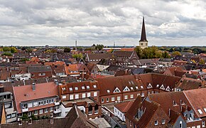 Vue sur les toits près de l'église Saint-Victor.