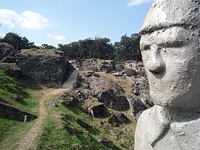 Dessus du fort et sa nécropole