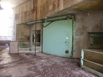 Porta antiatòmica de l'entrada de municions de l'ouvrage de Rochonvillers, transformat en 1980-1981 en una sala d'operacions subterrània