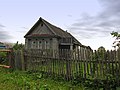 Miniatyrbild för Fil:House in settlement Novinki.jpg