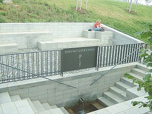 Bonifatiusbrunnen am Hang der Kalbacher Höhe am Bonifatiusweg