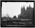 Foto door Jacob Olie met de toenmalige draaibrug, gezien naar de Nicolaaskerk en de Prins Hendrikkade.