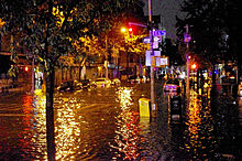 Avenue C di Lower Manhattan terpantau banjir.