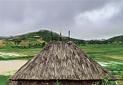 Blick von Cotbauru hinab auf den Lago Seloi im Suco Seloi Craic