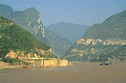 Yangtze vid de tre ravinerna.