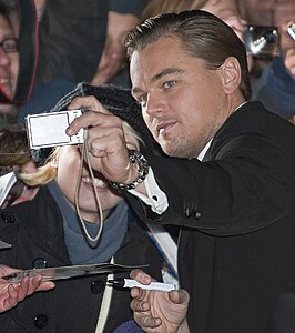 Leonardo DiCaprio tomándose un selfi en Berlín, 2010.