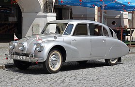 Tatra 87 (1937–1948), Front